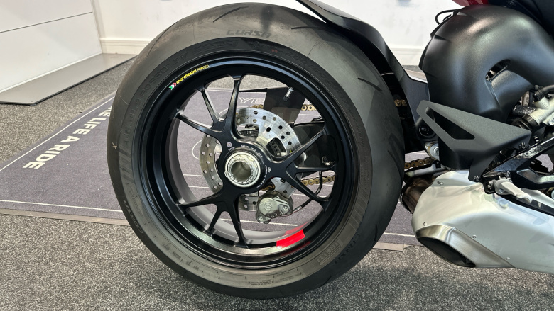 Ducati Streetfighter V4 S Red (22MY)